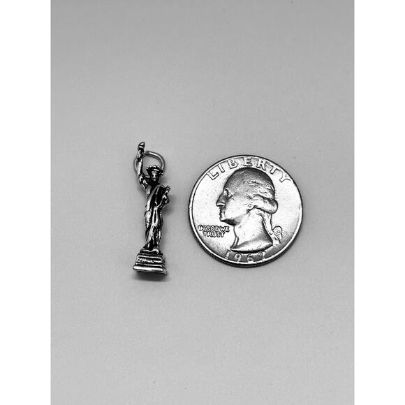 Sterling Silver Statue of Liberty Necklace, Silver Lady Liberty Necklace - Picture 5 of 5